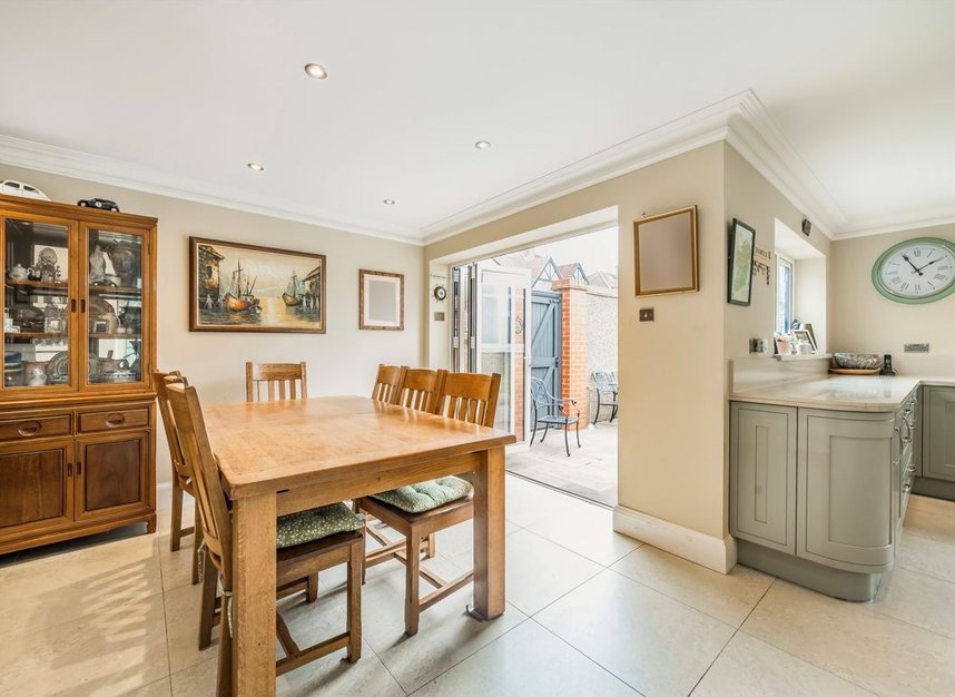 Properties for sale in Greenford Avenue - W7 3DB view8