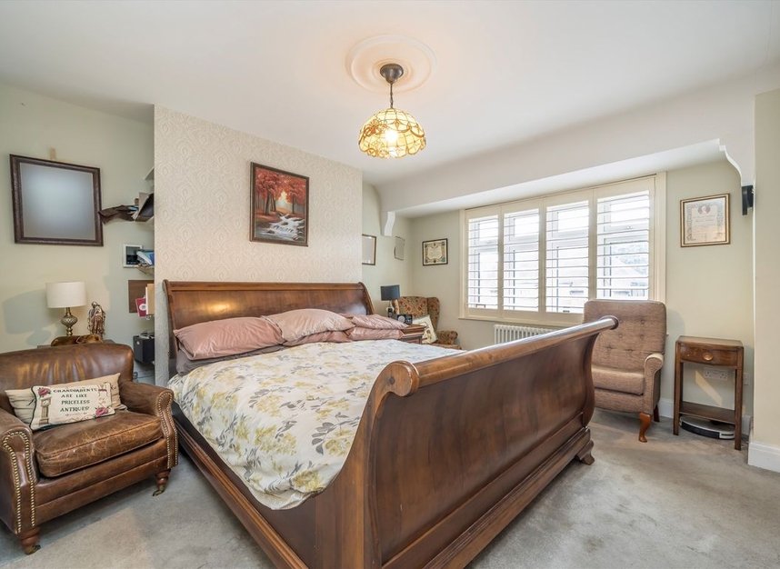 Properties for sale in Greenford Avenue - W7 3DB view5