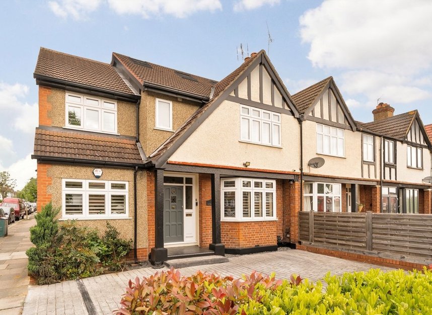 Properties for sale in Greenford Avenue - W7 3DB view1