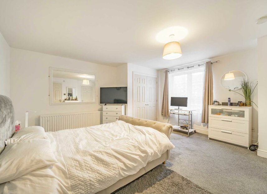 Properties for sale in Greenview Close - W3 7DZ view4