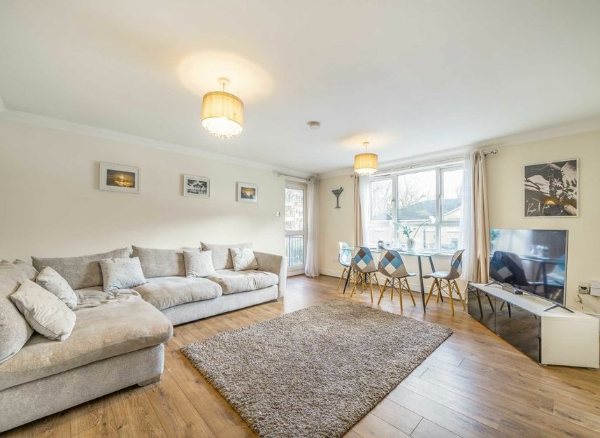 Properties for sale in Greenview Close - W3 7DZ view2