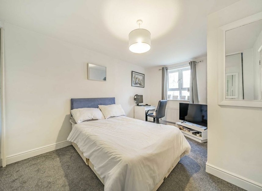 Properties for sale in Greenview Close - W3 7DZ view5