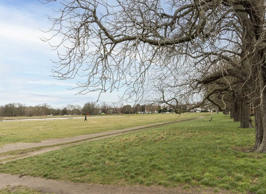 New Flat for sale in Greenview Drive, Raynes Park, SW20 (Ref 218539