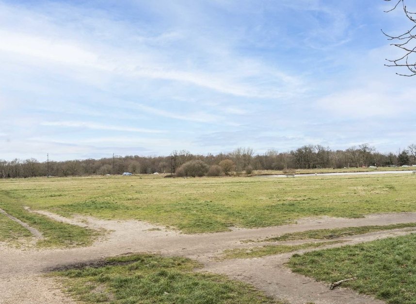 New Flat for sale in Greenview Drive, Raynes Park, SW20 (Ref 218539