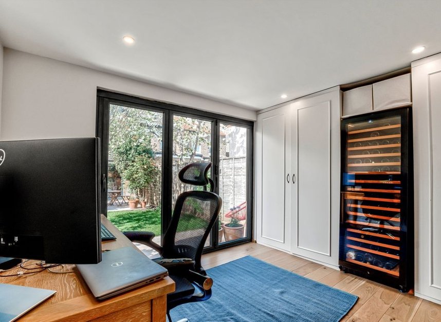 Properties for sale in Grosvenor Road - W7 1HR view8