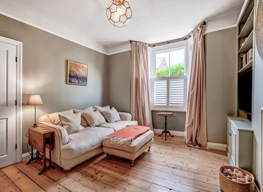 Properties for sale in Grosvenor Road - W7 1HR view2