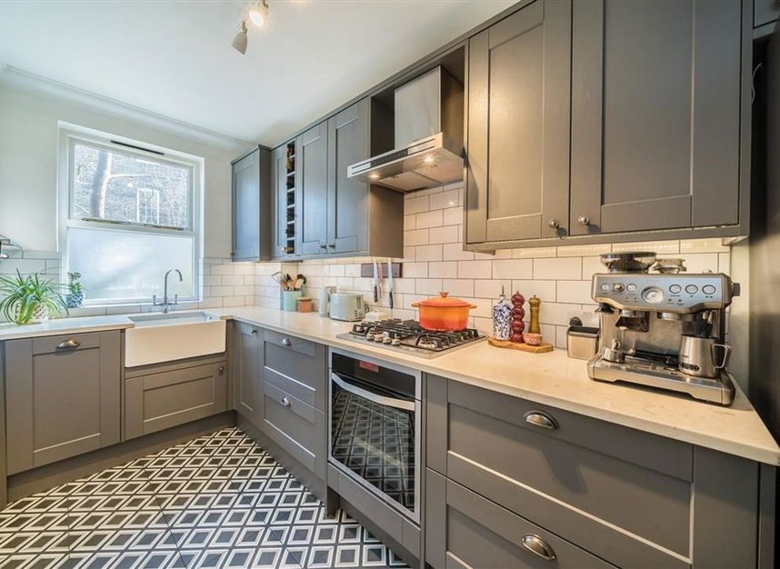Properties for sale in Groveway - SW9 0AH view3