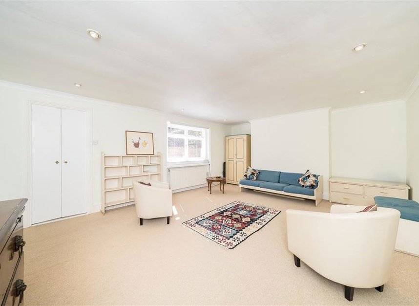 Properties for sale in Groveway - SW9 0AR view12