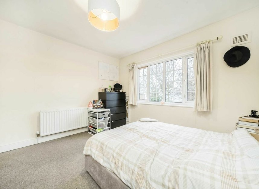 Properties for sale in Gunnersbury Avenue - W5 4LR view5