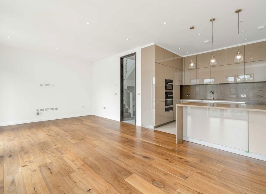 Properties for sale in Gunnersbury Mews - W4 4BF view3
