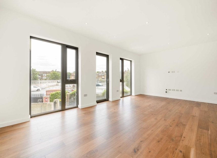 Properties for sale in Gunnersbury Mews - W4 4BF view2