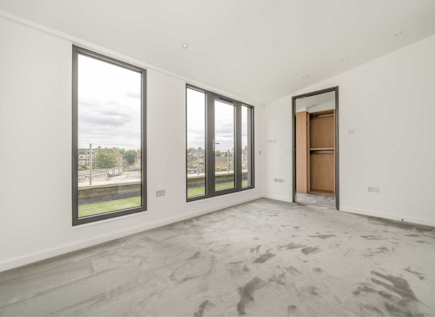Properties for sale in Gunnersbury Mews - W4 4BF view5