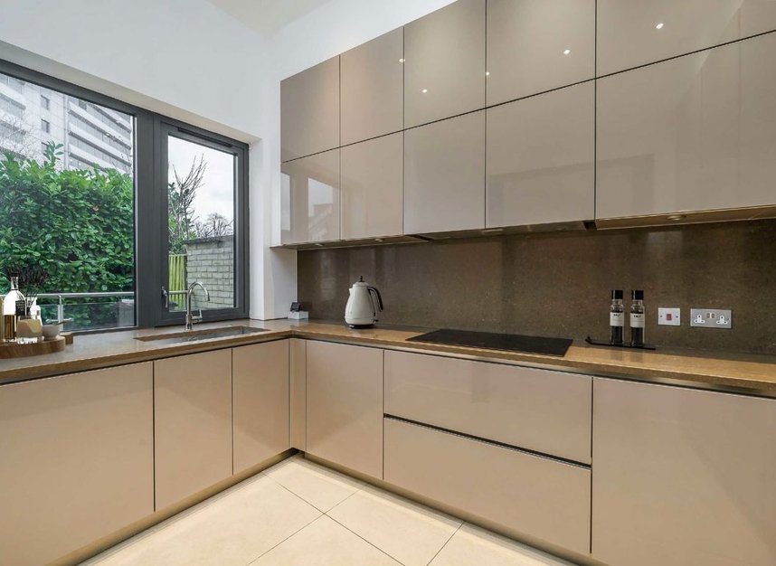Properties for sale in Gunnersbury Mews - W4 4BF view3