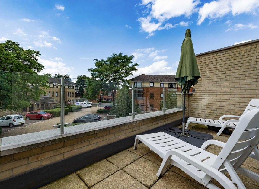 Properties for sale in Gunnersbury Mews - W4 4BF view7