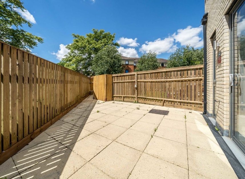 Properties for sale in Gunnersbury Mews - W4 4BF view6