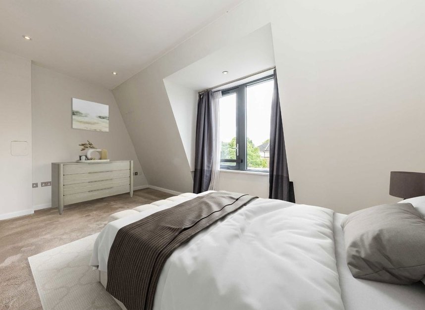Properties for sale in Gunnersbury Mews - W4 4BF view6