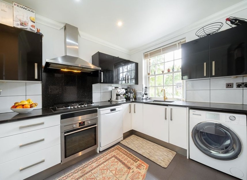 Properties for sale in Gurney Drive - N2 0DE view3