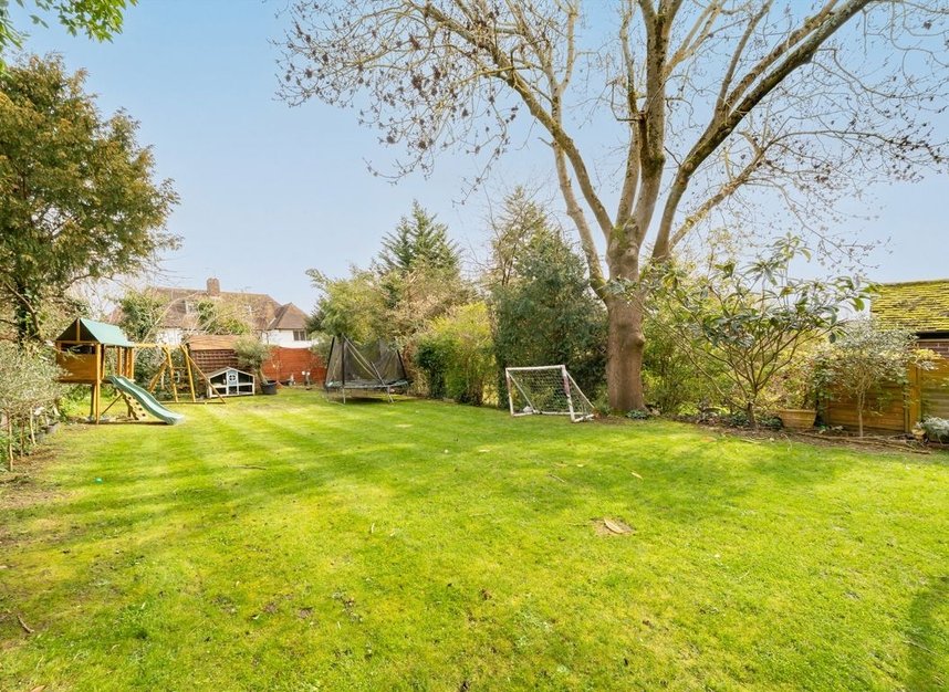 Properties for sale in Gurney Drive - N2 0DE view4