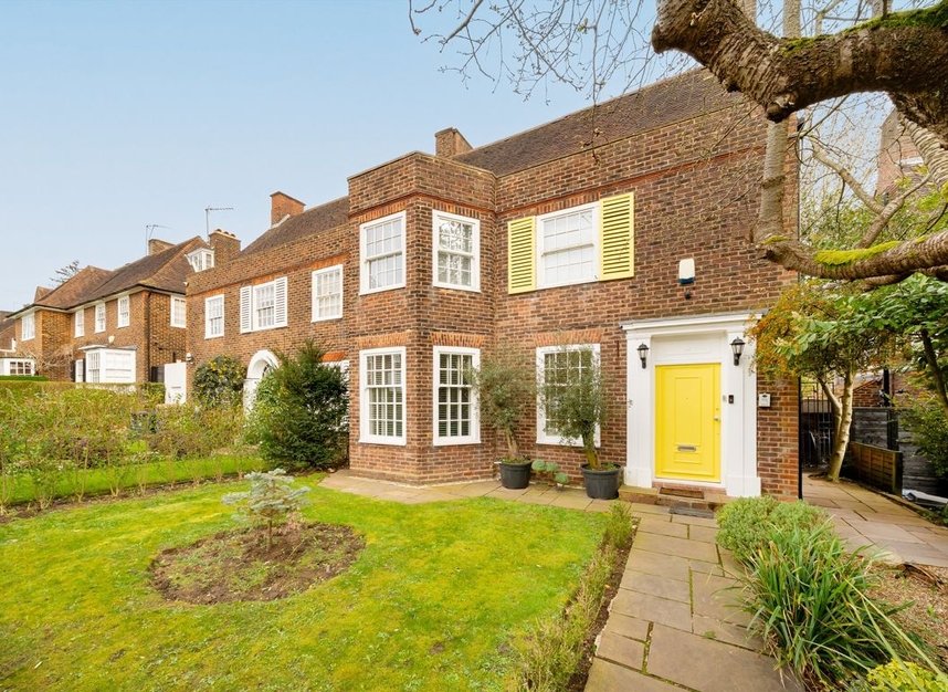 Properties for sale in Gurney Drive - N2 0DE view1