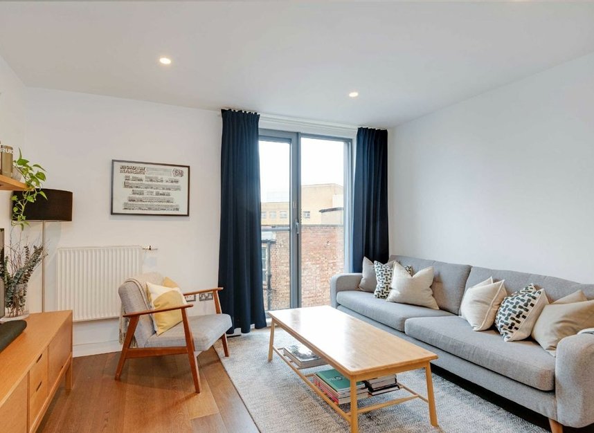 Flat for sale in Hackney Grove, London, E8 (Ref 216010) Dexters