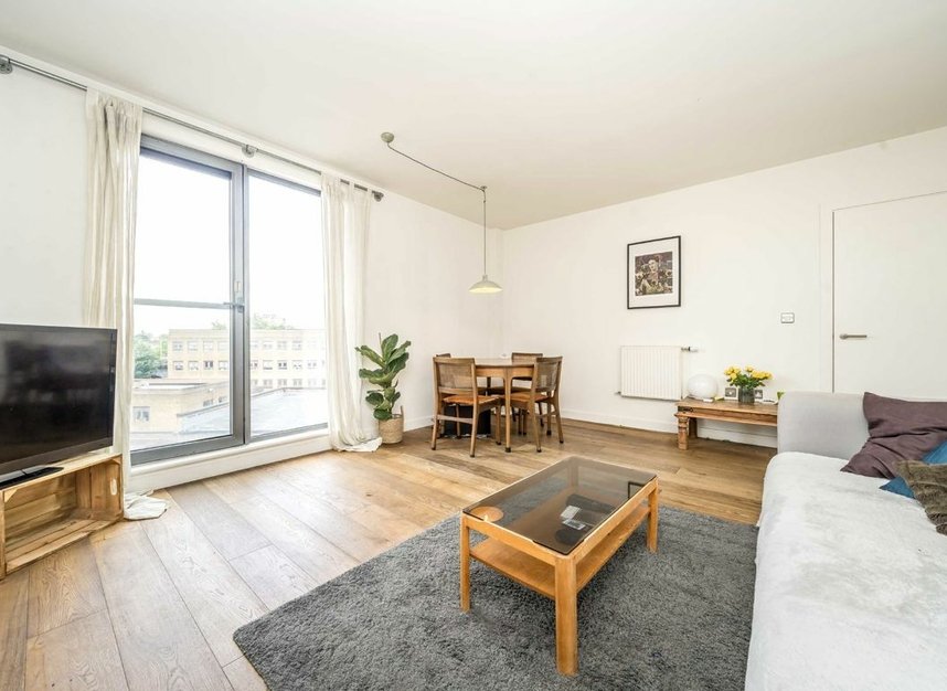 Flat for sale in Hackney Grove, London, E8 (Ref 225518) Dexters