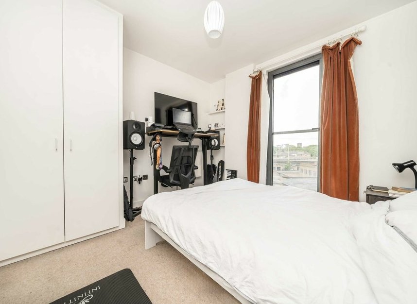 Flat for sale in Hackney Grove, London, E8 (Ref 225518) Dexters