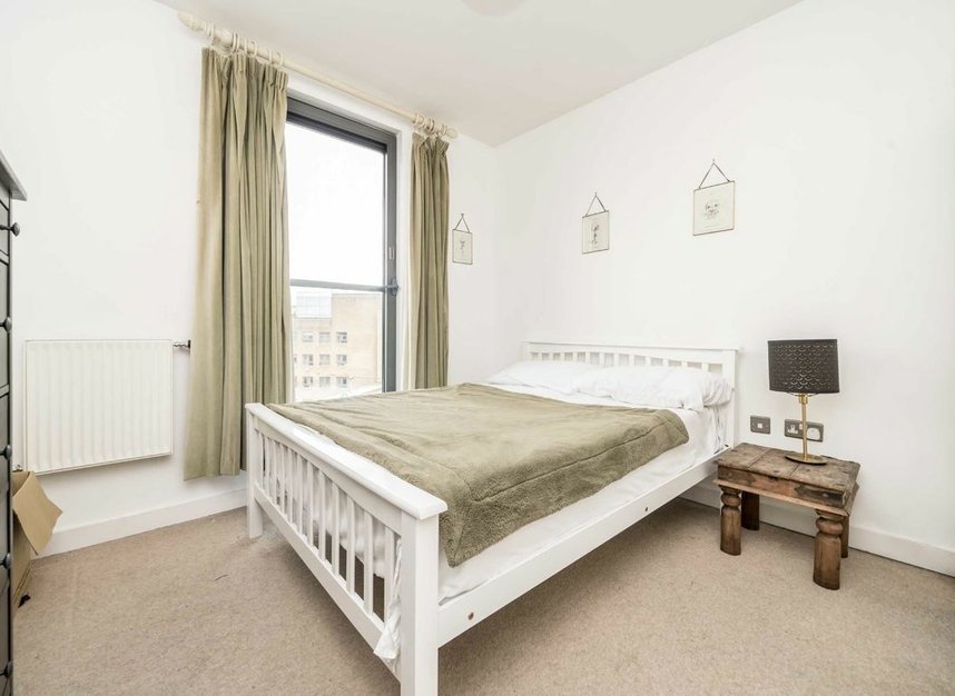 Flat for sale in Hackney Grove, London, E8 (Ref 225518) Dexters