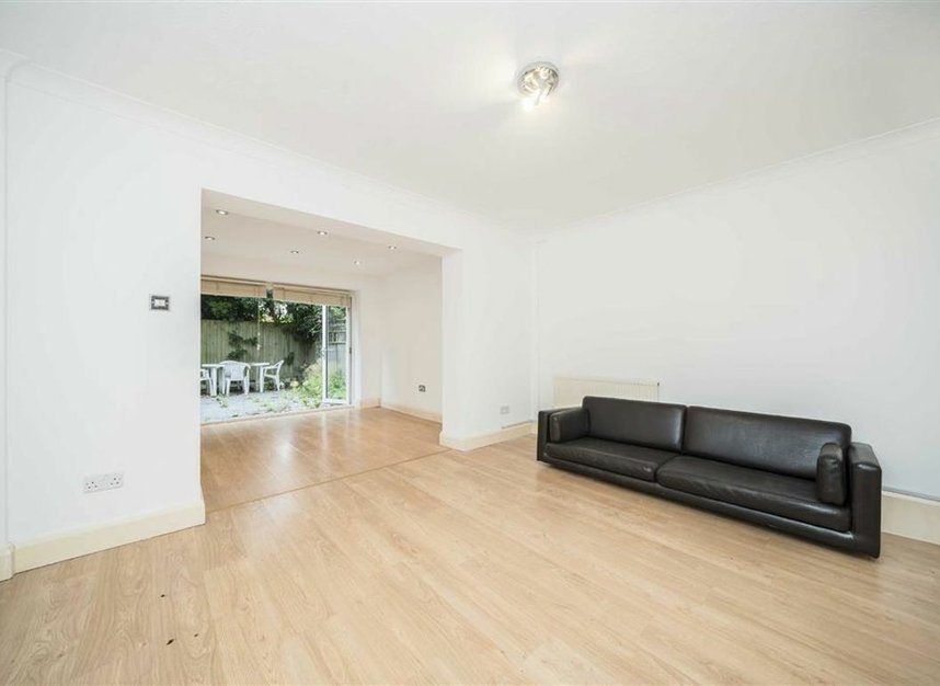 Properties for sale in Hainton Close - E1 2QZ view4