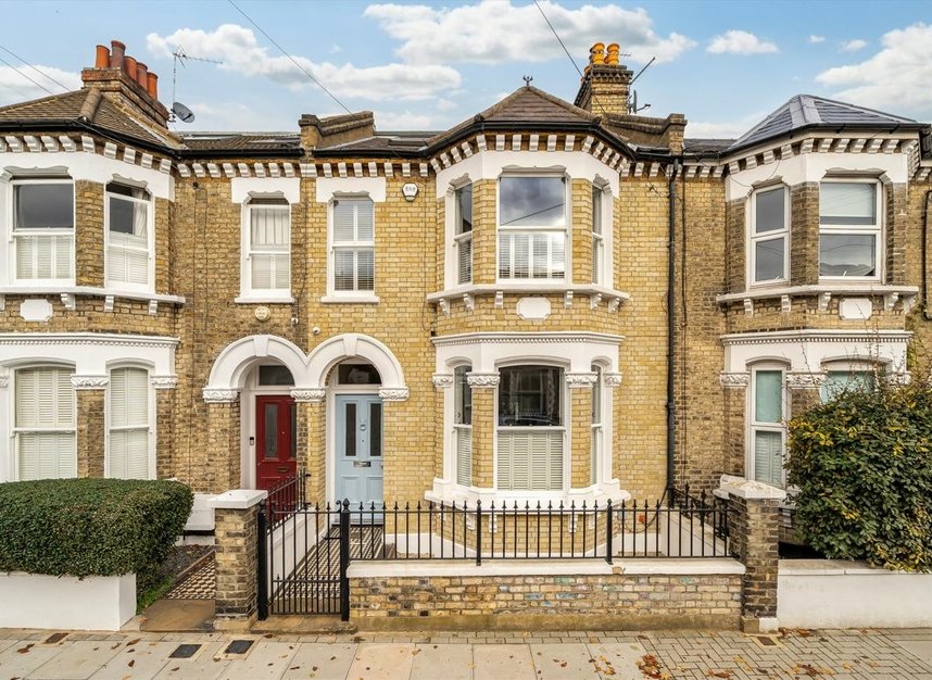 Properties for sale in Haldon Road - SW18 1QF view1
