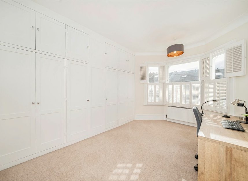 Properties for sale in Haldon Road - SW18 1QF view6