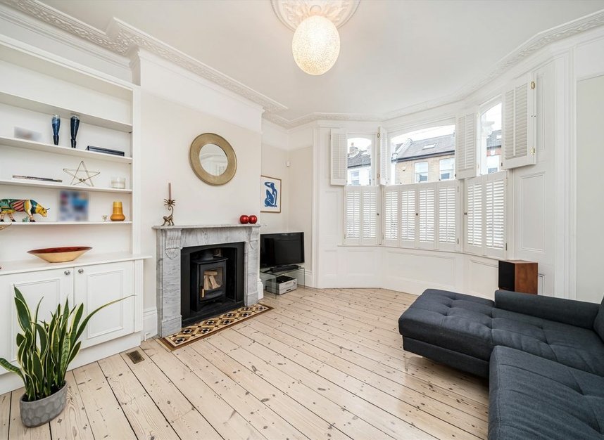 Properties for sale in Haldon Road - SW18 1QF view3