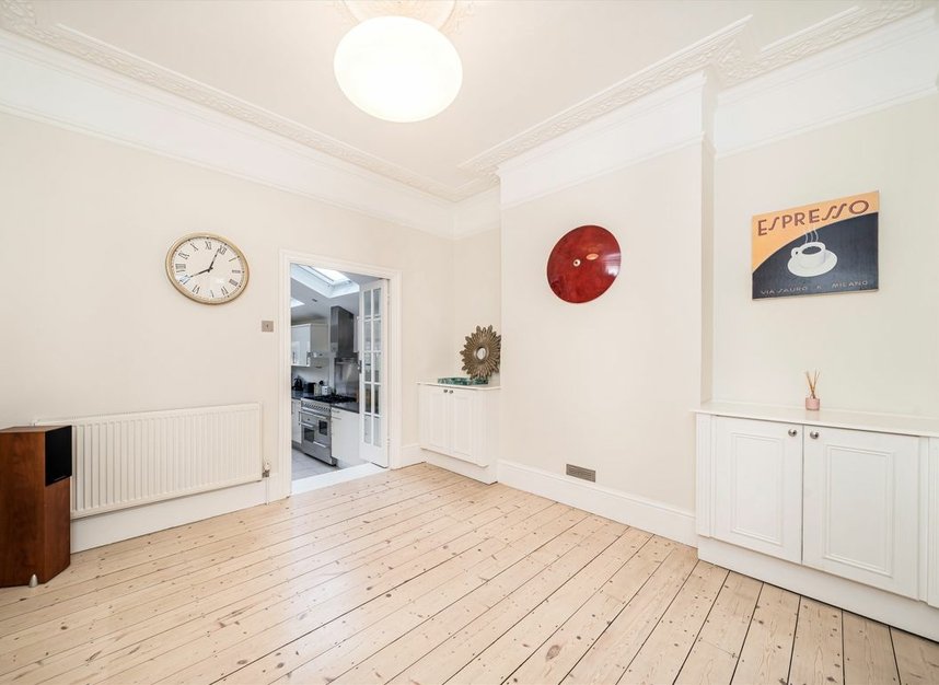 Properties for sale in Haldon Road - SW18 1QF view10