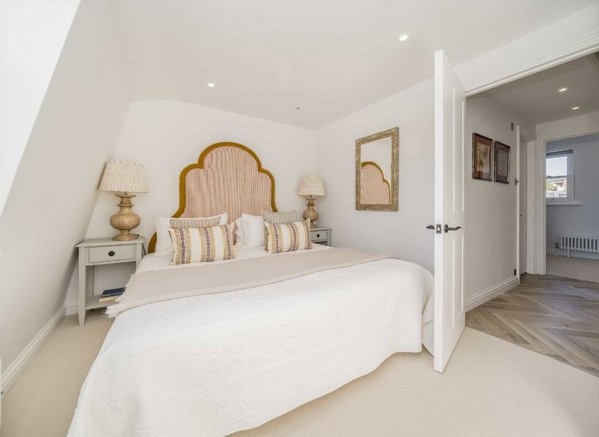 Properties for sale in Halsey Street - SW3 2PT view5