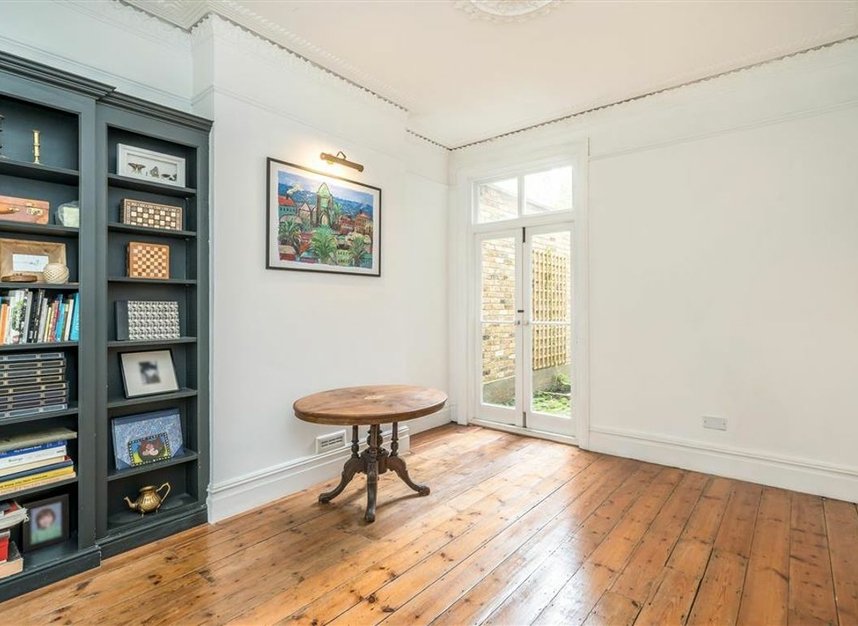 Properties for sale in Hambalt Road - SW4 9EJ view3