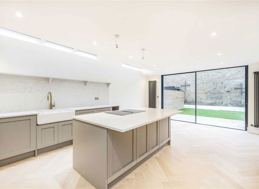Properties for sale in Hambalt Road - SW4 9EB view2