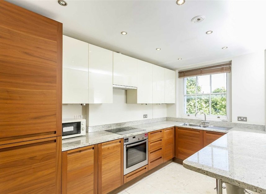 Properties for sale in Hamilton Terrace - NW8 9QR view3