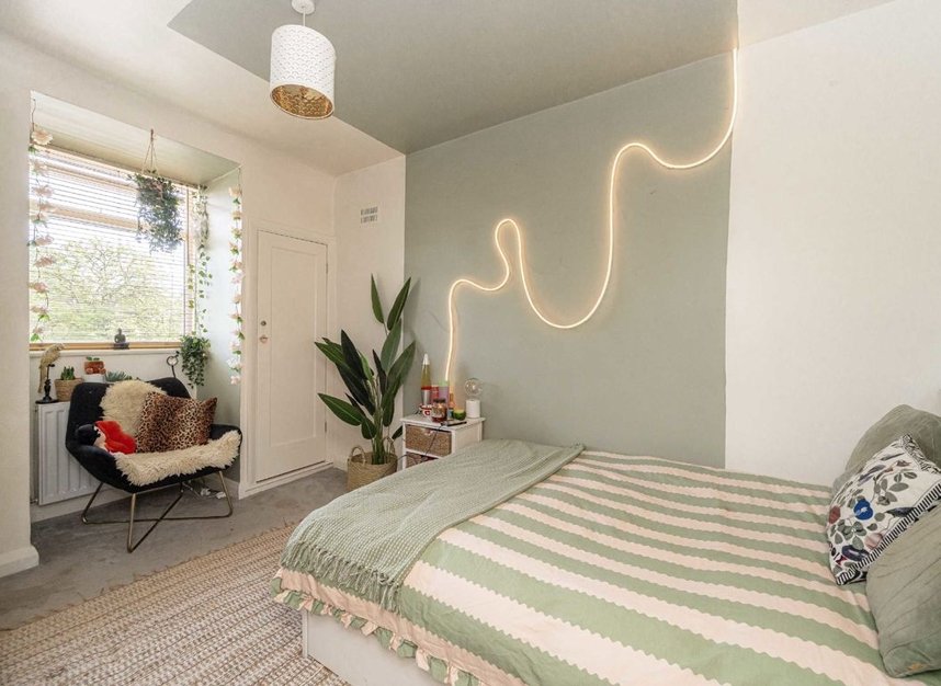 Properties for sale in Hampton Court Road - KT8 9BP view7