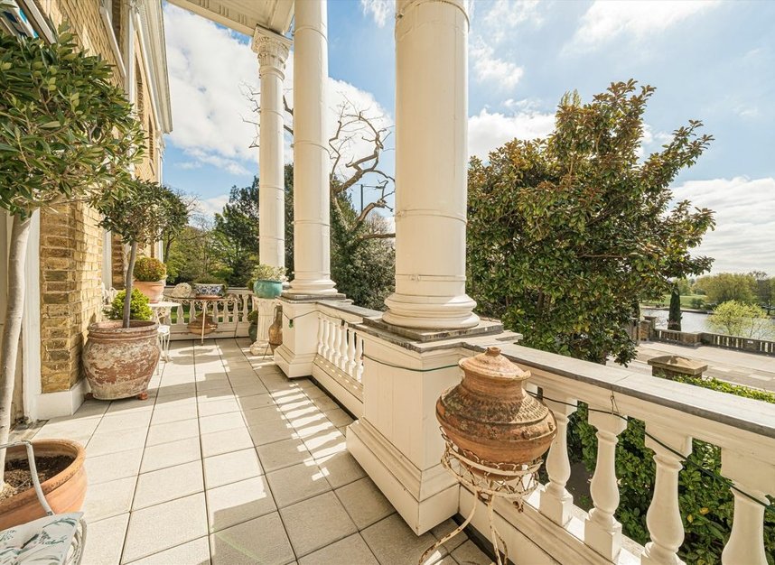 Properties for sale in Hampton Court Road - TW12 2EJ view2