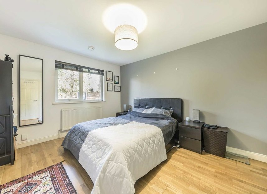 Properties for sale in Hanger Lane - W5 3DA view5