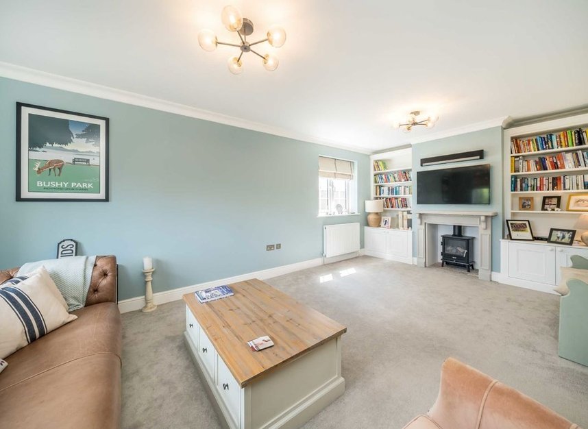 Properties for sale in Hanworth Road - TW12 3EA view5