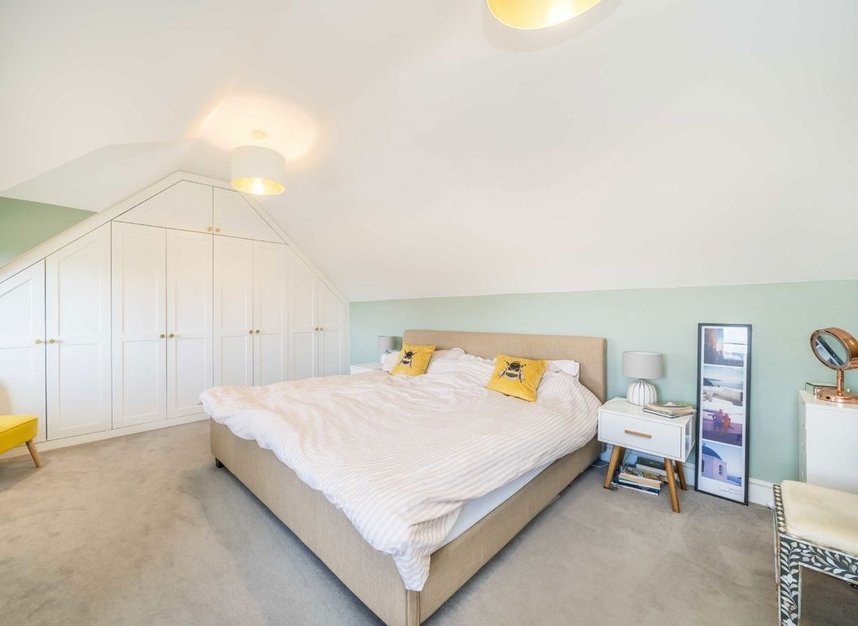 Properties for sale in Hanworth Road - TW12 3EA view6