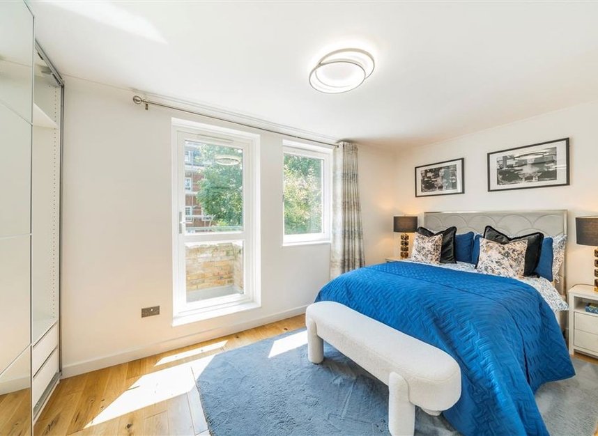 Properties for sale in Harewood Avenue - NW1 6NU view5