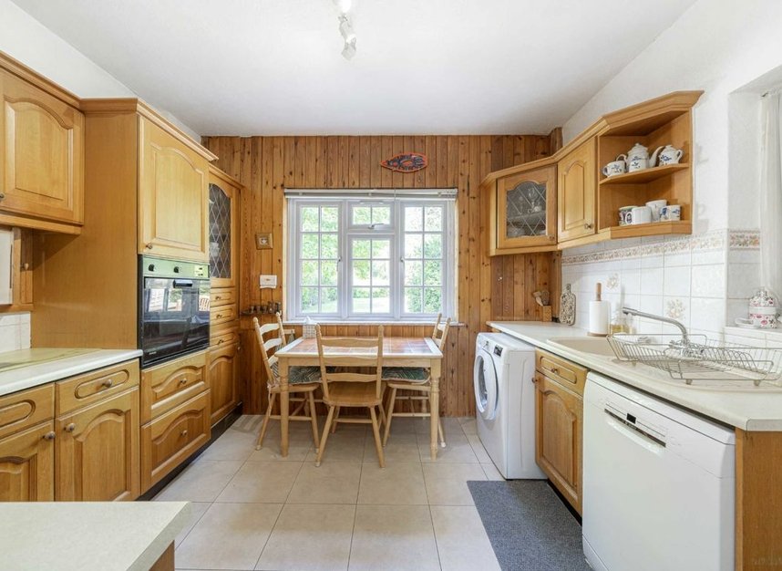 Properties sold in Harfield Road - TW16 5PT view4