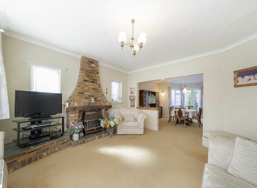 Properties sold in Harfield Road - TW16 5PT view8