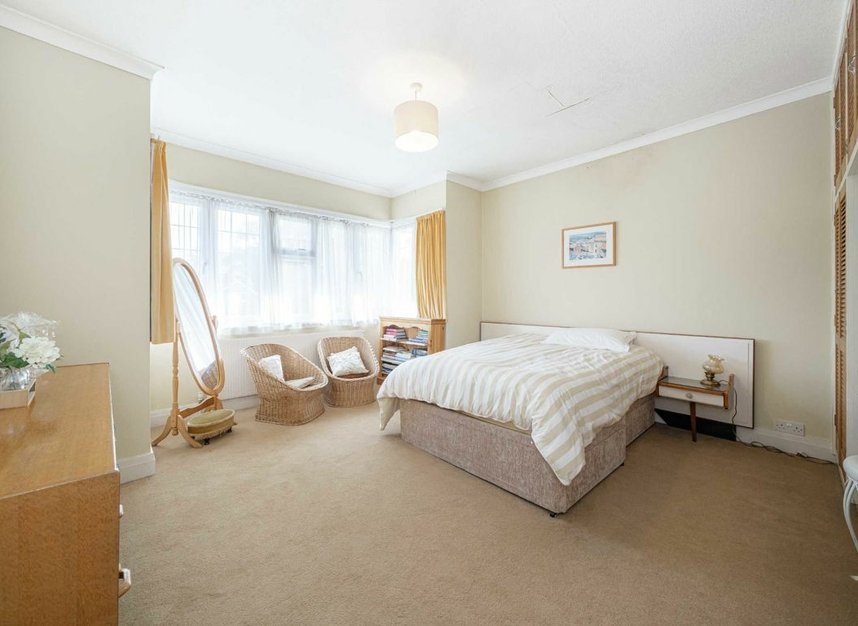 Properties sold in Harfield Road - TW16 5PT view5