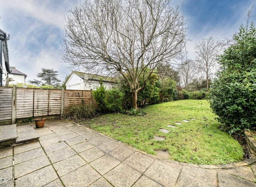 Properties sold in Harfield Road - TW16 5PT view9