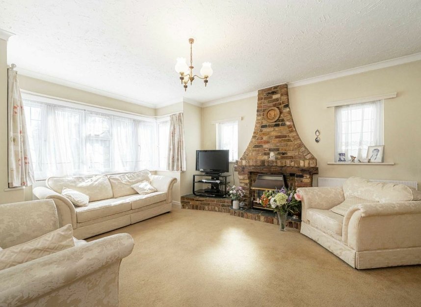 Properties sold in Harfield Road - TW16 5PT view2