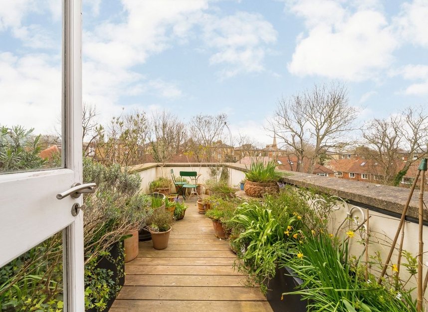 Properties for sale in Hartham Road - N7 9JG view17