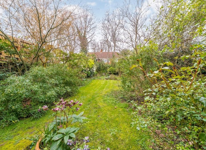 Properties for sale in Hartham Road - N7 9JG view8