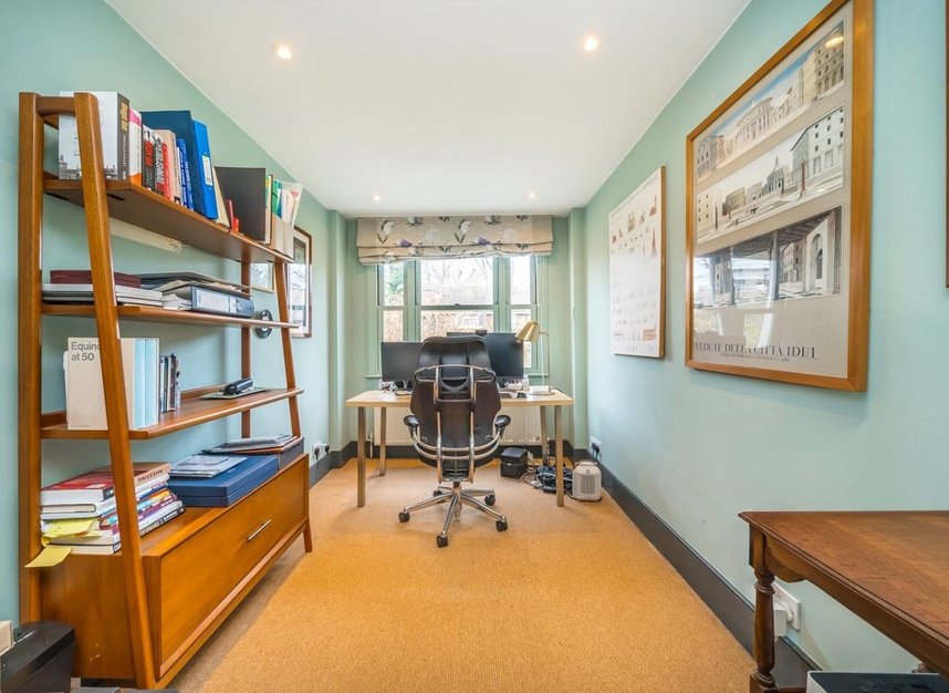 Properties for sale in Hartham Road - N7 9JG view12